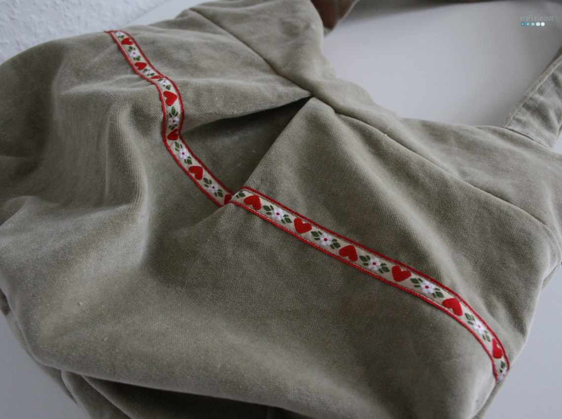 purse with hearts