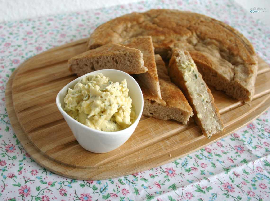 Pfannenbrot und Butter
