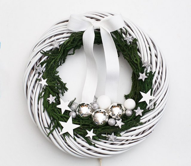 Pinterest Inspiration White wreath DecoBazaar Botanika Studio