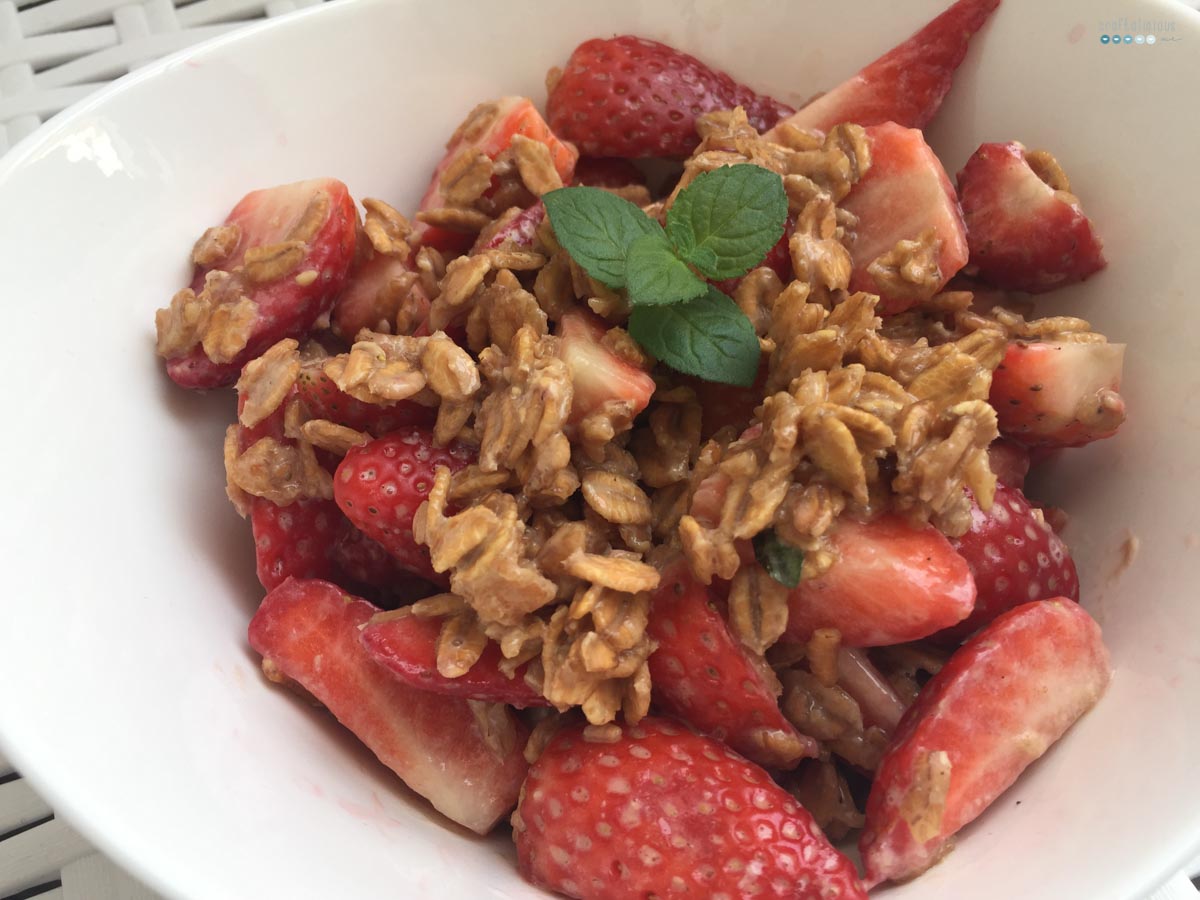 Fruity Warm Breakfast Oats strawberries
