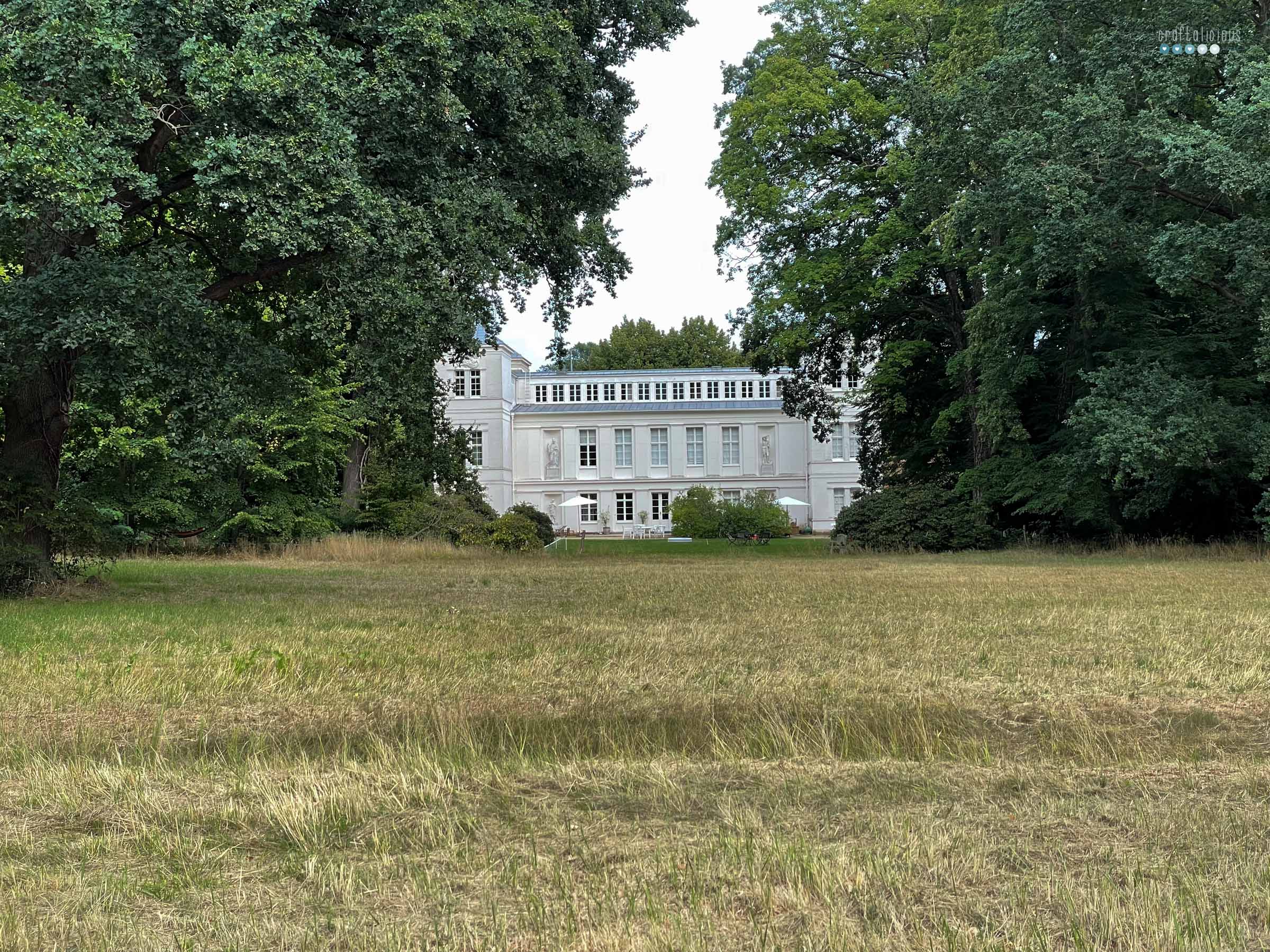 exploring the neighborhood Schloss Alt Tegel