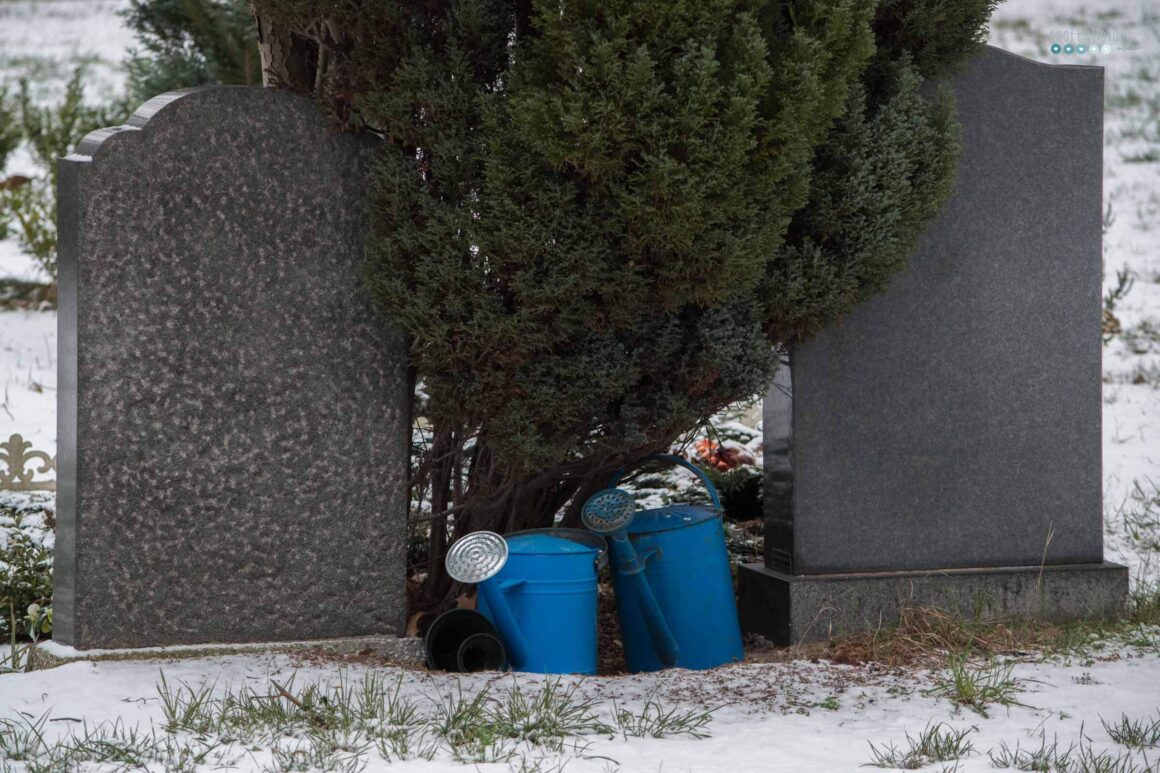 TREASURES – Spotted Photo Challenge love at the cemetery