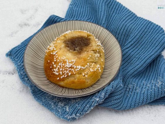 Voisilmäpulla_finnish cardamom buns in the snow